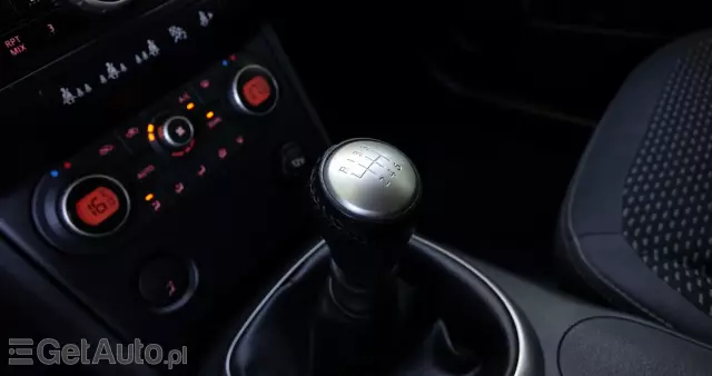 NISSAN Qashqai+2 2.0 Acenta