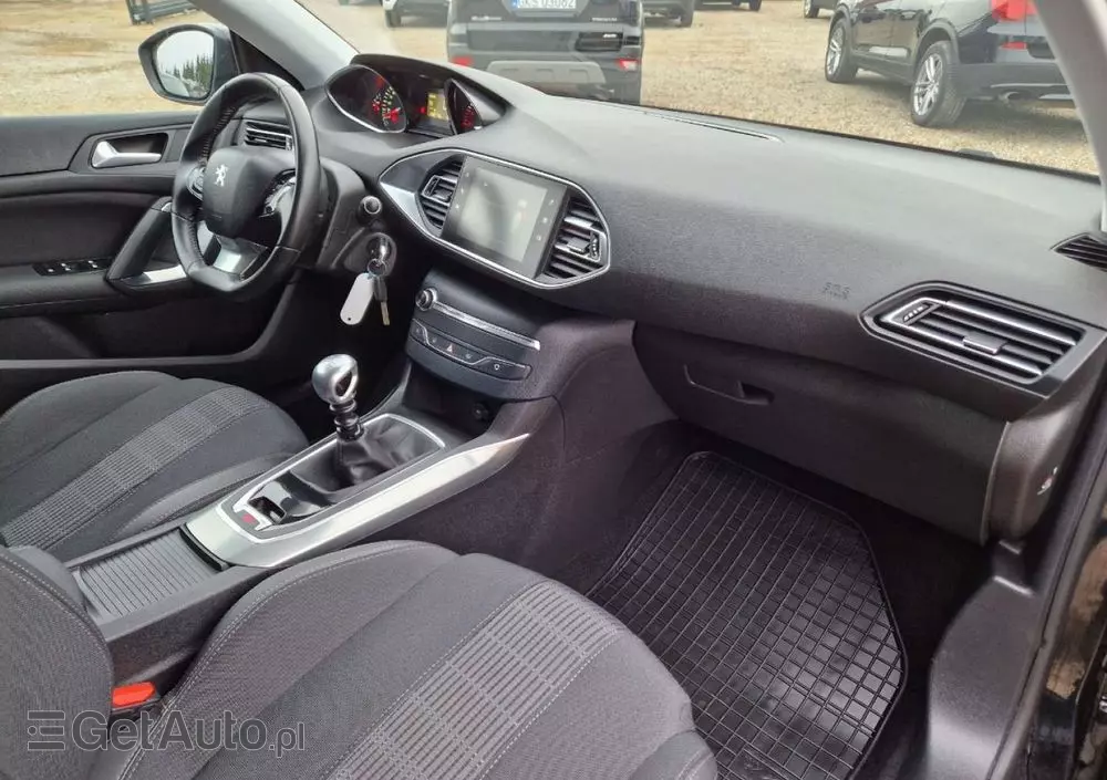 PEUGEOT 308 1.5 BlueHDi Business Line S&S