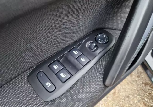 PEUGEOT 308 1.5 BlueHDi Business Line S&S