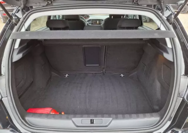 PEUGEOT 308 1.5 BlueHDi Business Line S&S