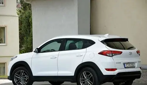 HYUNDAI Tucson 