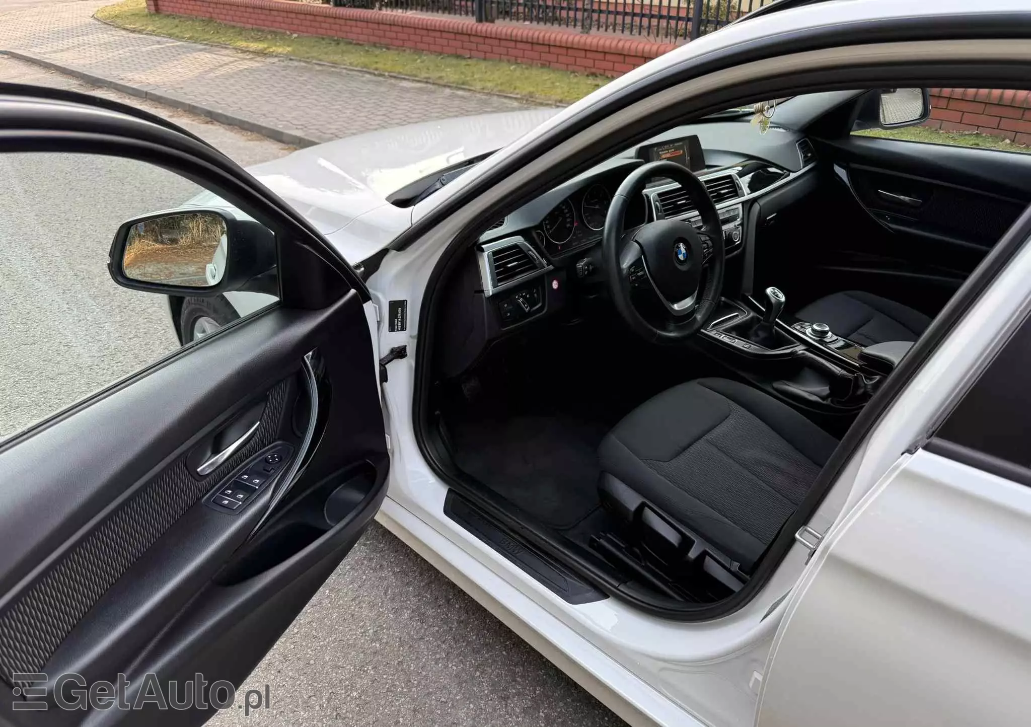 BMW Seria 3 318d Sport Line Shadow