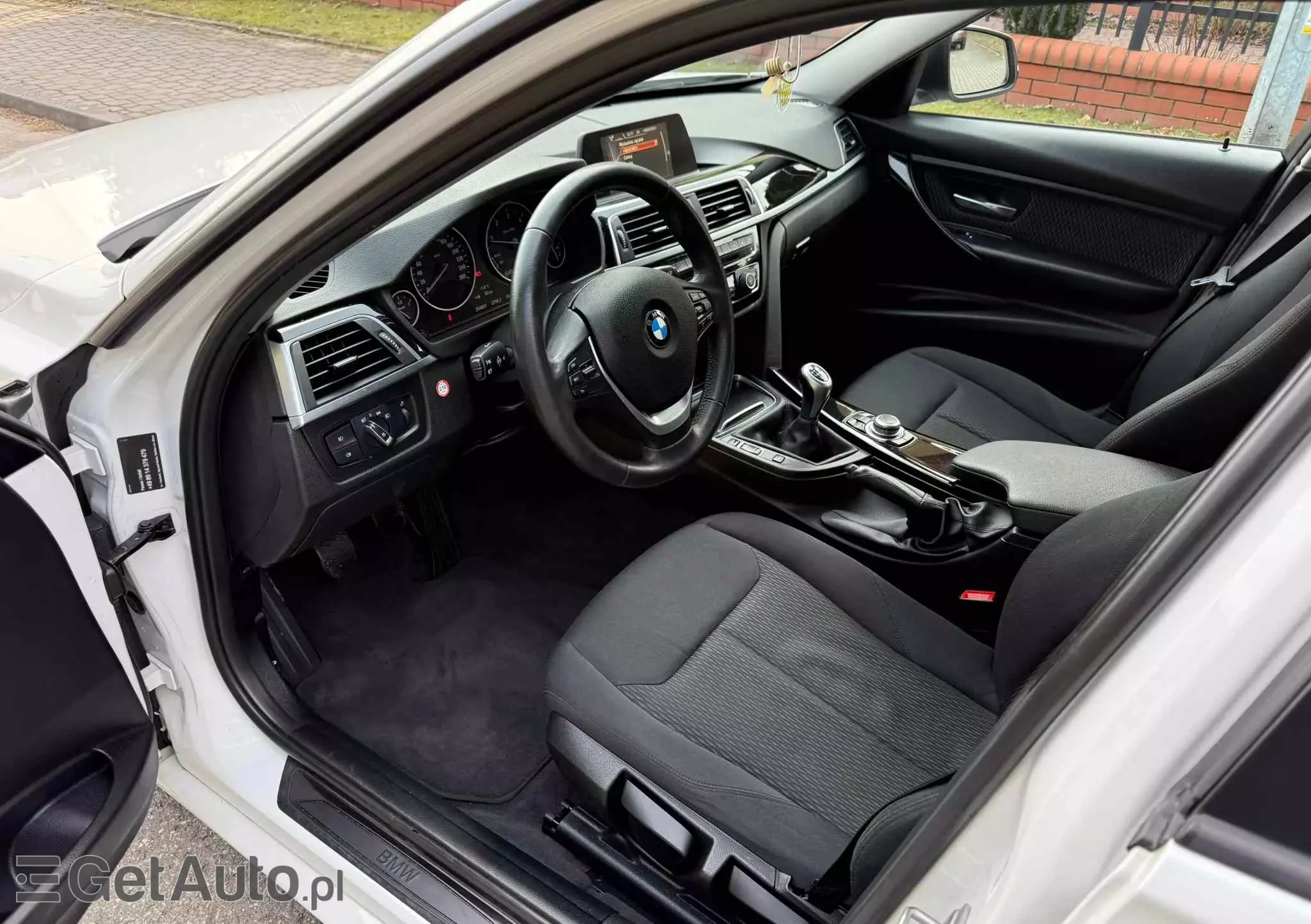 BMW Seria 3 318d Sport Line Shadow