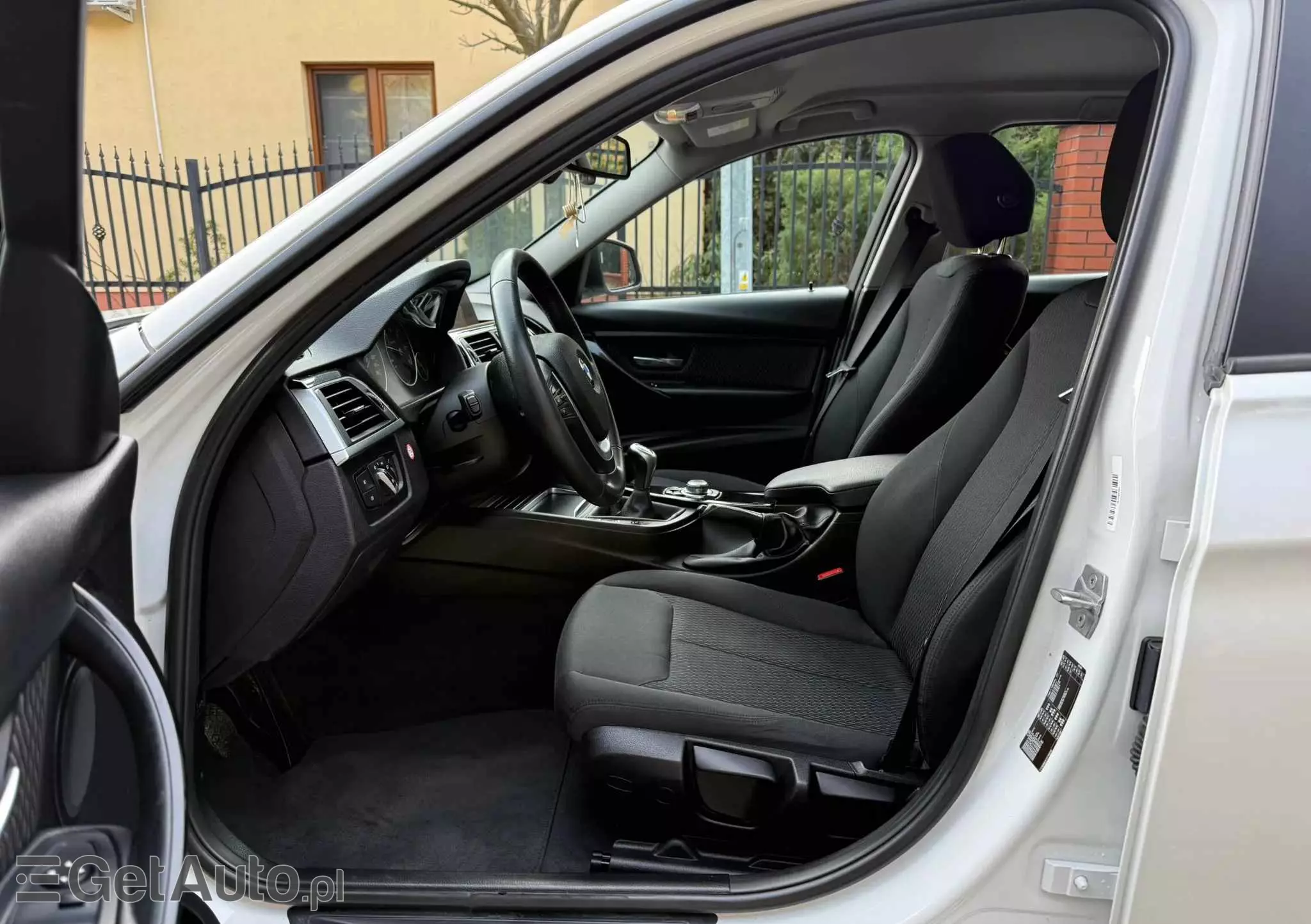 BMW Seria 3 318d Sport Line Shadow