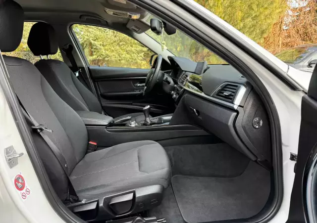 BMW Seria 3 318d Sport Line Shadow