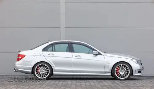 MERCEDES-BENZ Klasa C 63 AMG  