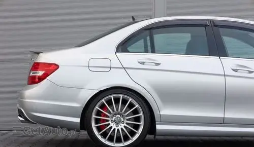 MERCEDES-BENZ Klasa C 63 AMG  