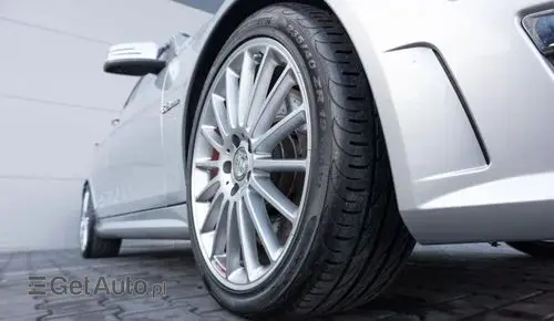 MERCEDES-BENZ Klasa C 63 AMG  
