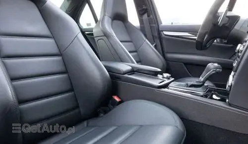 MERCEDES-BENZ Klasa C 63 AMG  
