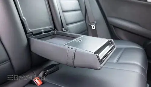 MERCEDES-BENZ Klasa C 63 AMG  