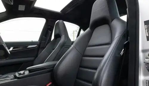 MERCEDES-BENZ Klasa C 63 AMG  