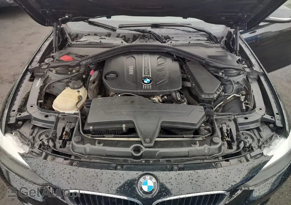 BMW Seria 3 318d Sport Line