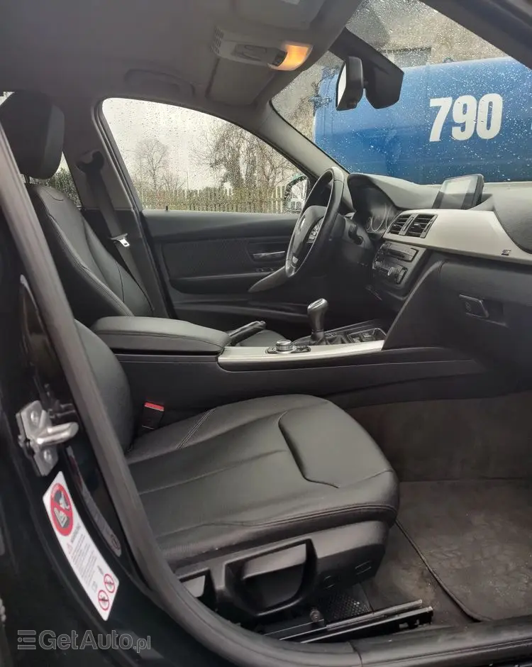 BMW Seria 3 318d Sport Line