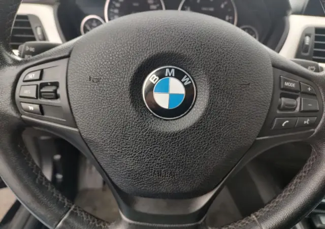 BMW Seria 3 318d Sport Line