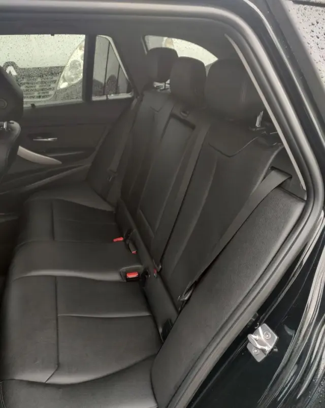 BMW Seria 3 318d Sport Line