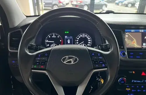 HYUNDAI Tucson 
