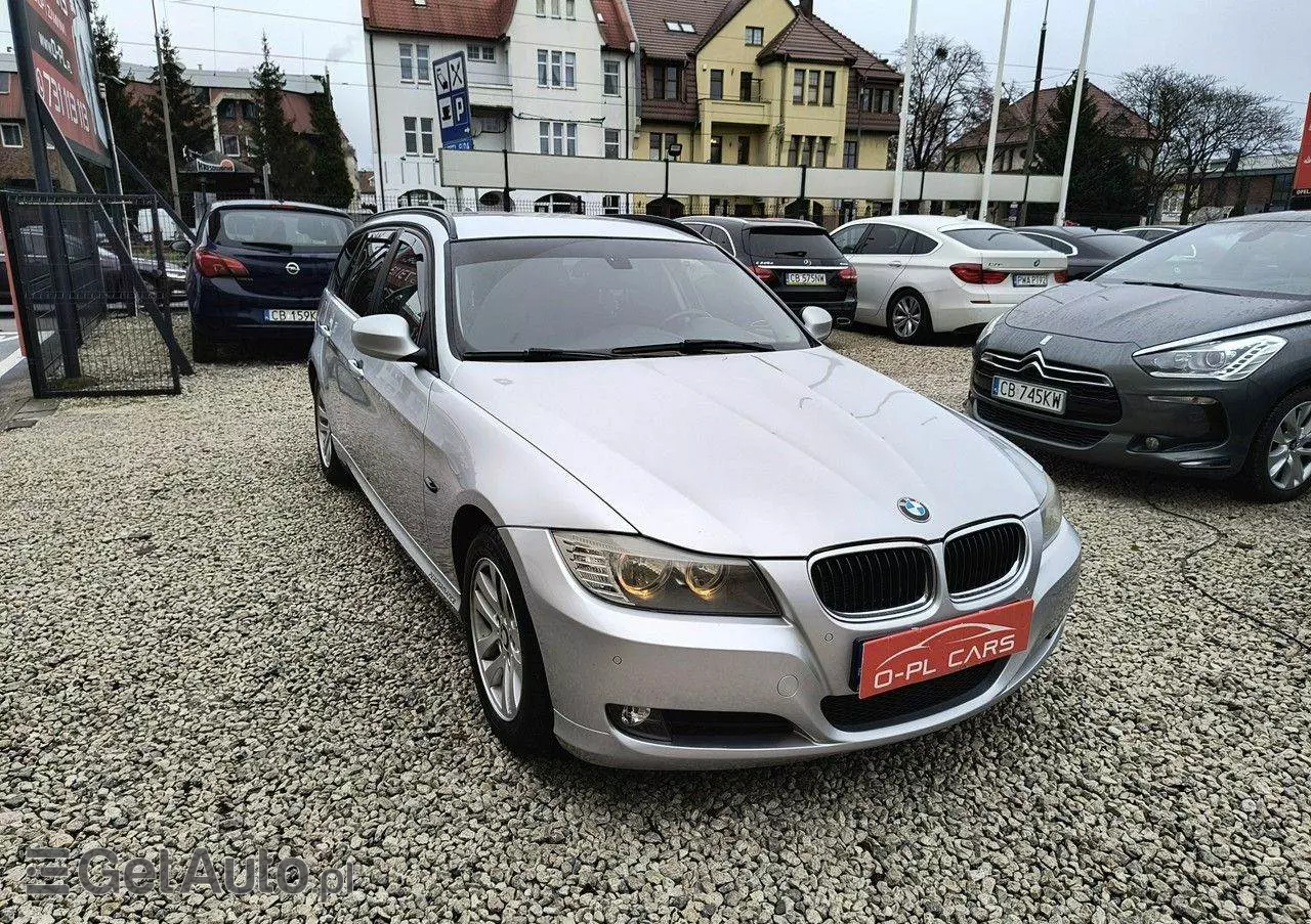 BMW Seria 3 318d Touring Sport Line