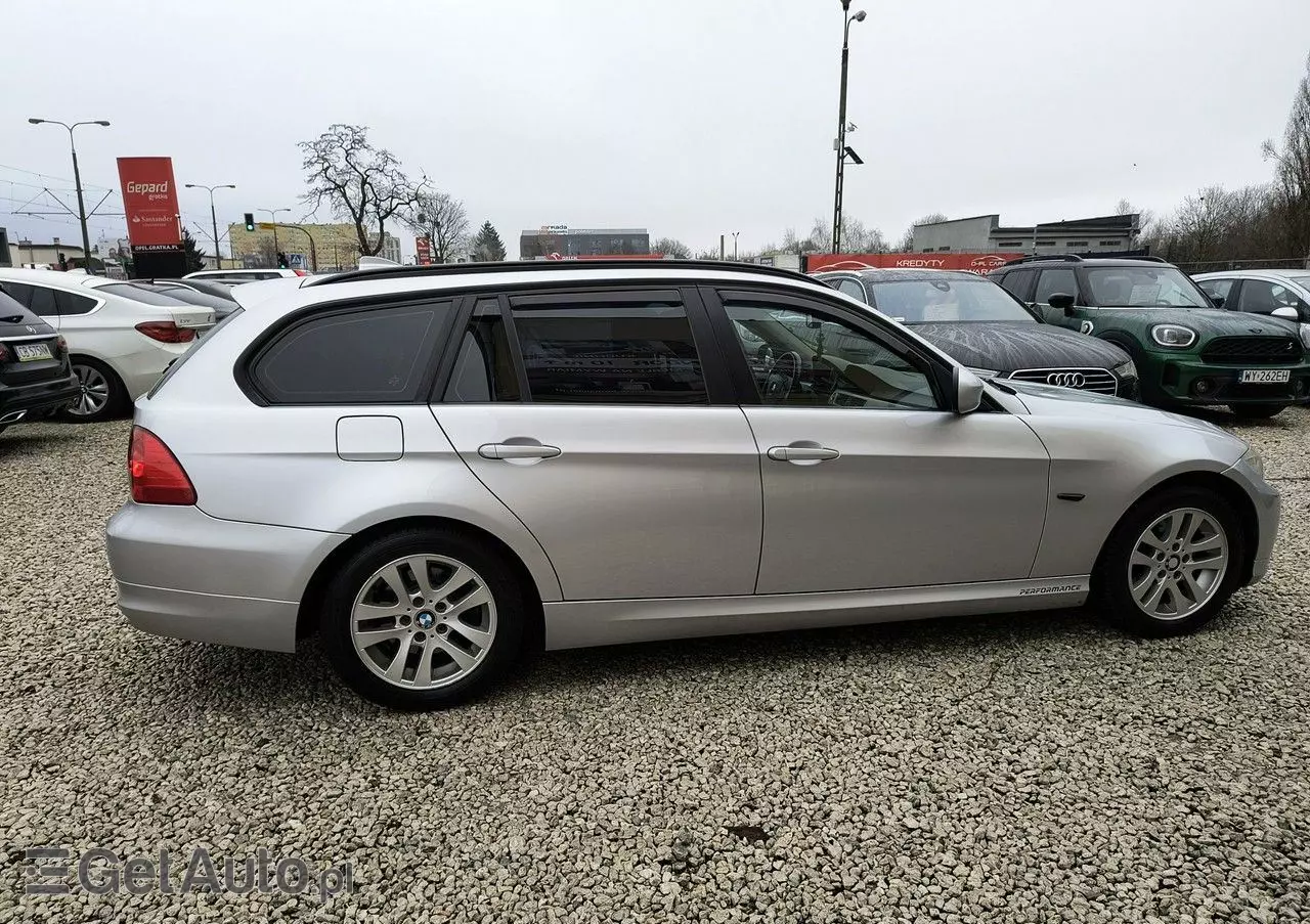 BMW Seria 3 318d Touring Sport Line