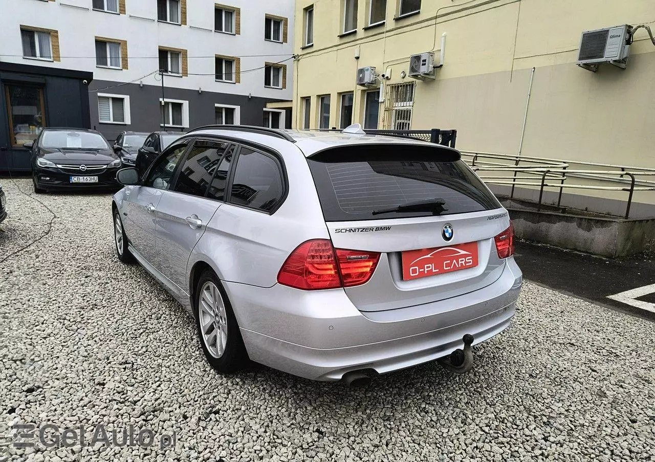 BMW Seria 3 318d Touring Sport Line