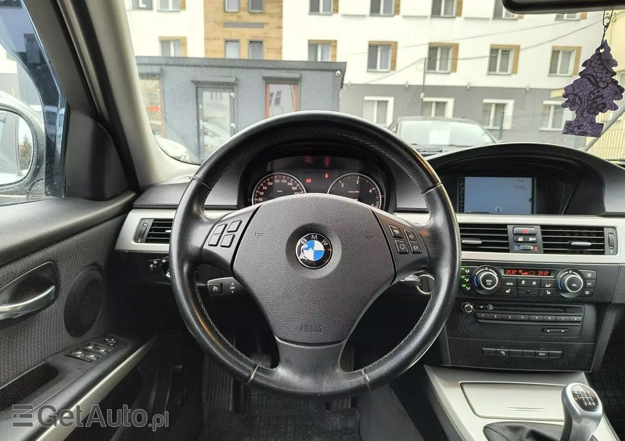 BMW Seria 3 318d Touring Sport Line