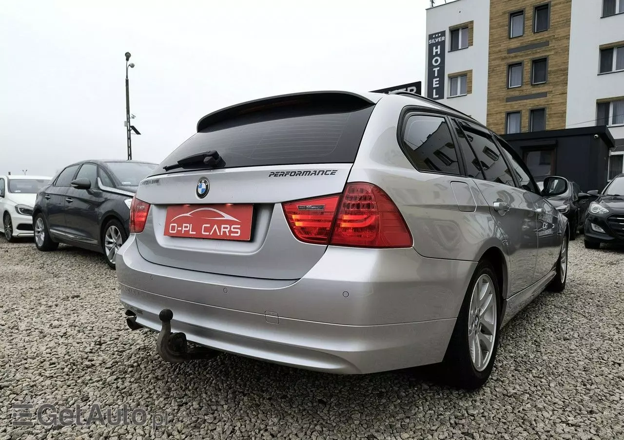 BMW Seria 3 318d Touring Sport Line