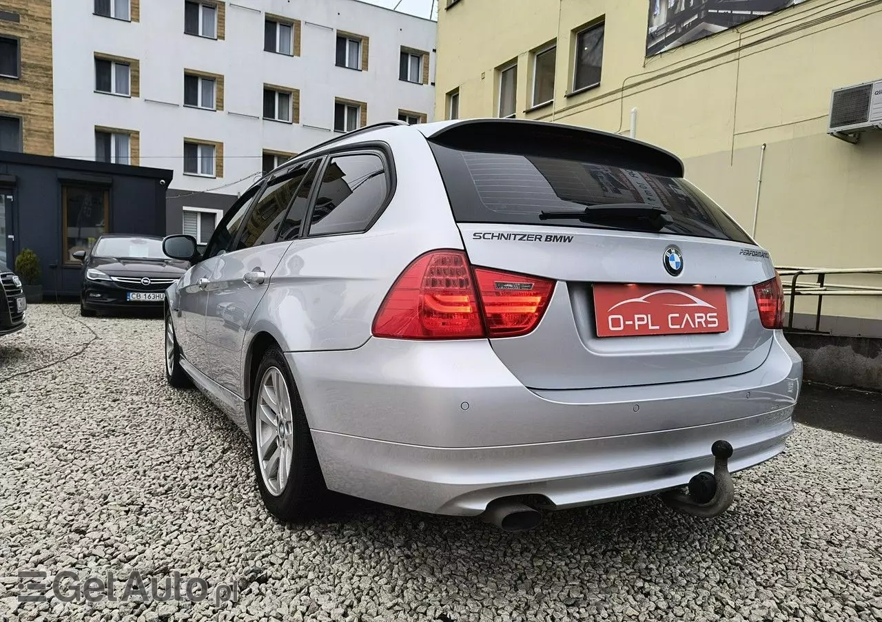 BMW Seria 3 318d Touring Sport Line