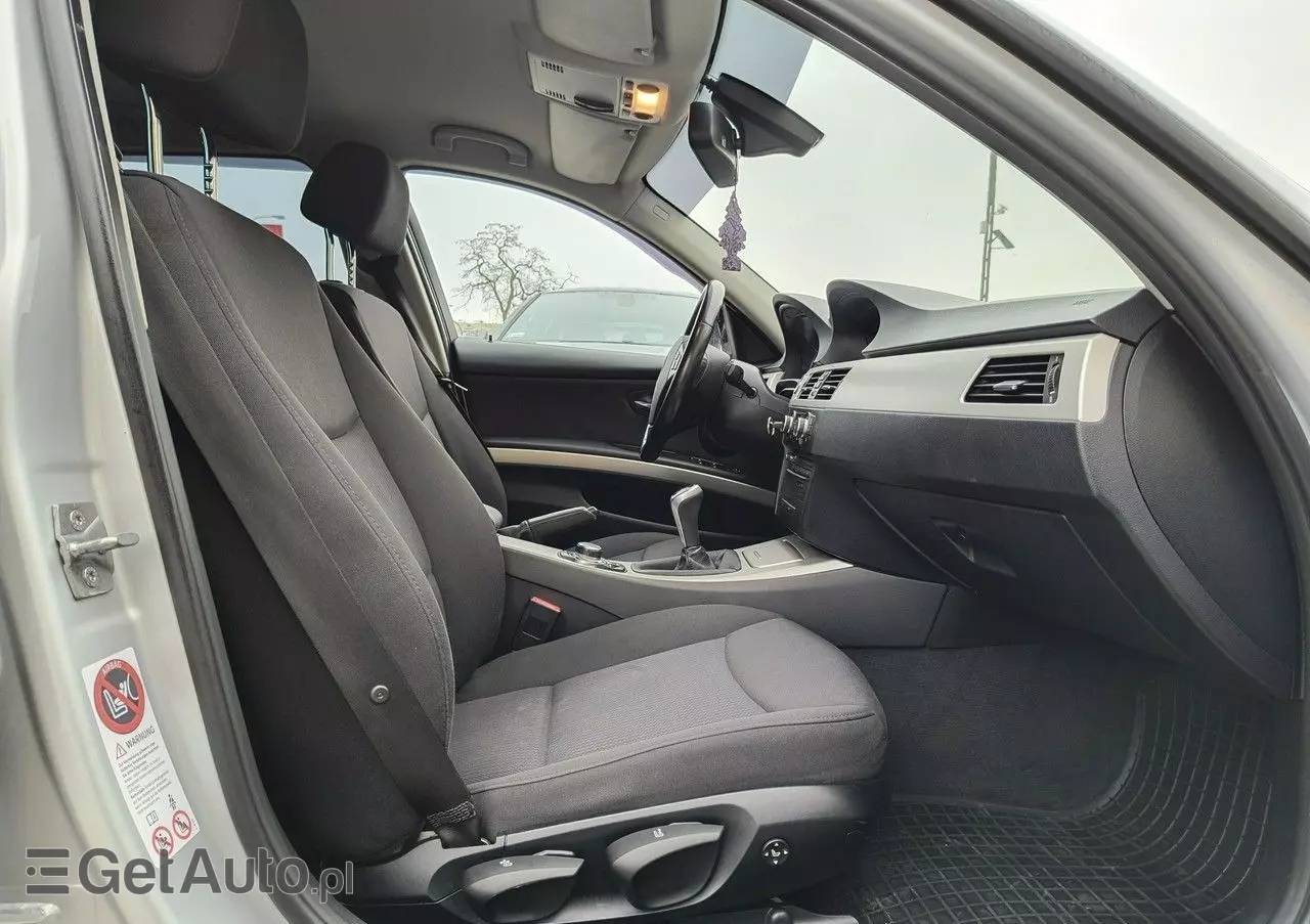 BMW Seria 3 318d Touring Sport Line