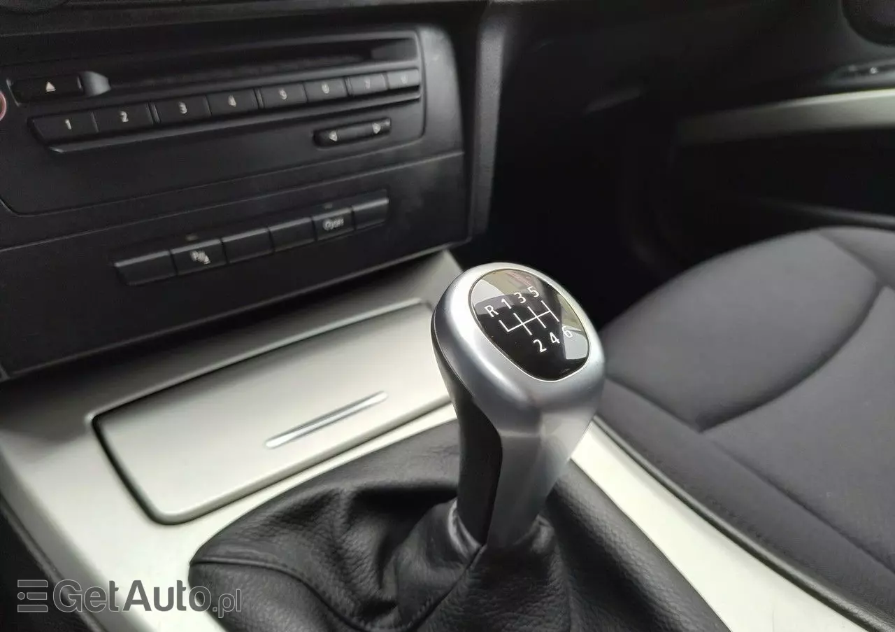 BMW Seria 3 318d Touring Sport Line