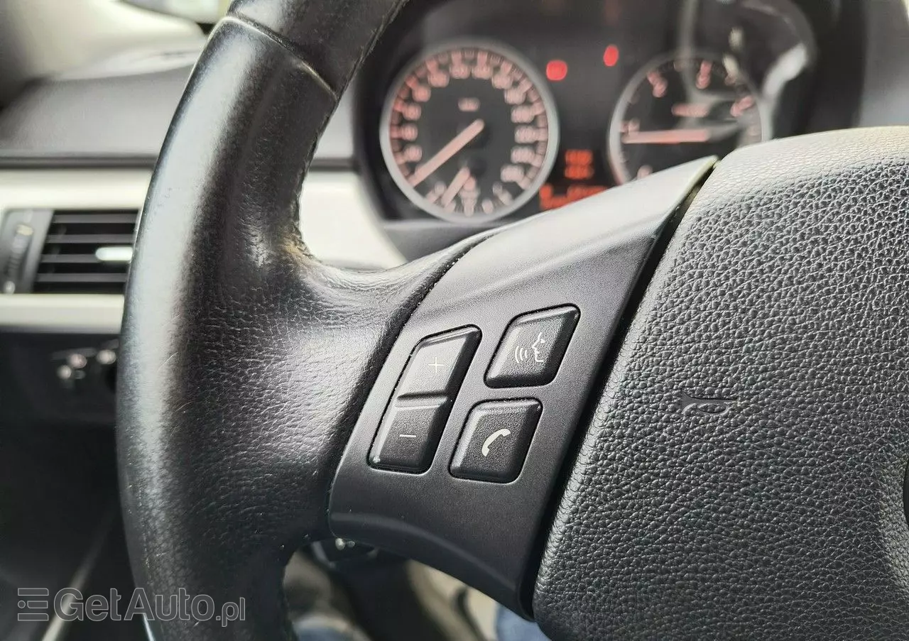 BMW Seria 3 318d Touring Sport Line