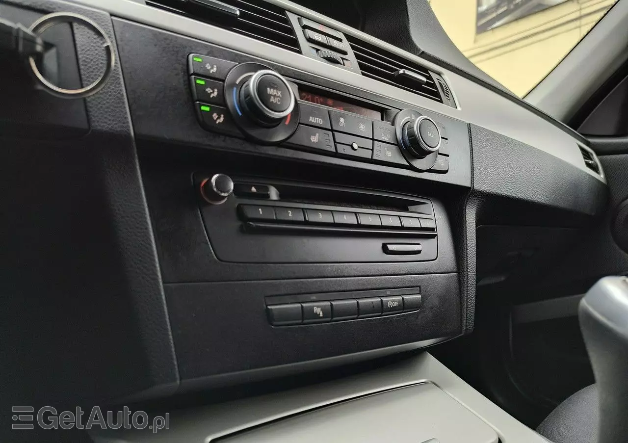 BMW Seria 3 318d Touring Sport Line