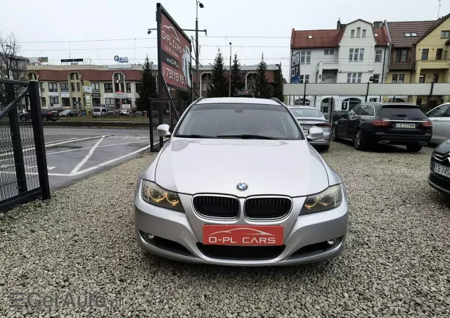 BMW Seria 3 318d Touring Sport Line