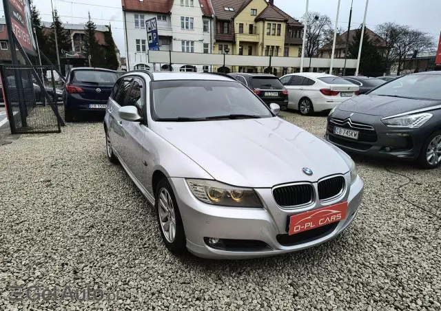 BMW Seria 3 318d Touring Sport Line