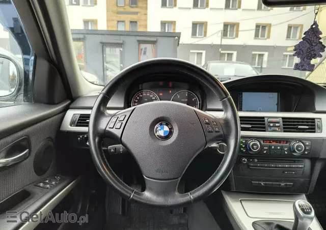 BMW Seria 3 318d Touring Sport Line