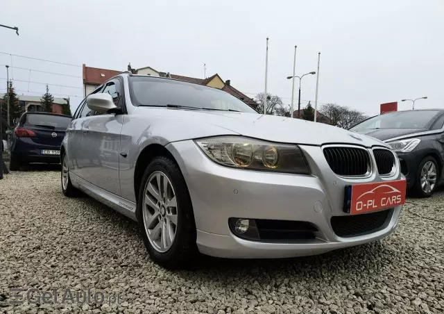 BMW Seria 3 318d Touring Sport Line