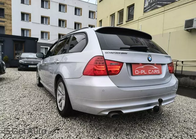 BMW Seria 3 318d Touring Sport Line