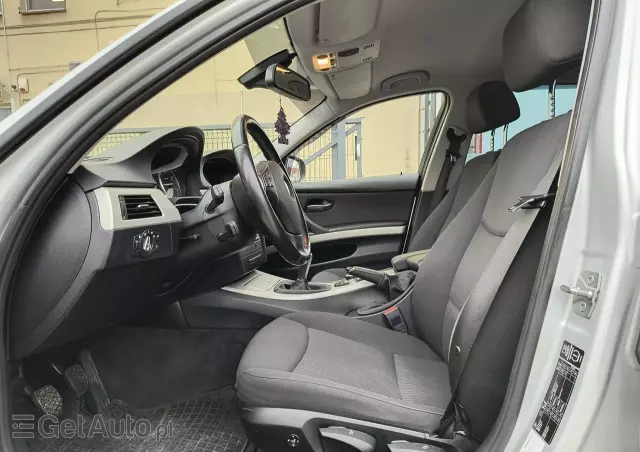 BMW Seria 3 318d Touring Sport Line