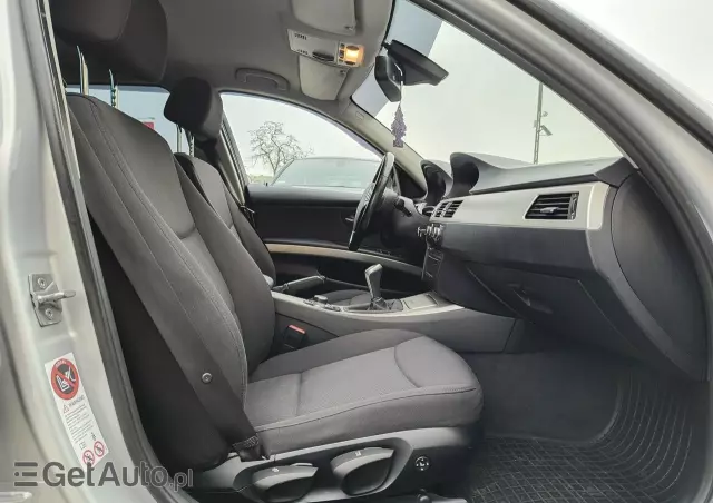 BMW Seria 3 318d Touring Sport Line