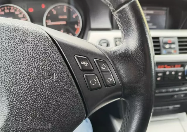 BMW Seria 3 318d Touring Sport Line