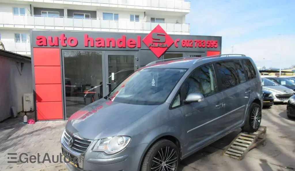 VOLKSWAGEN Touran 