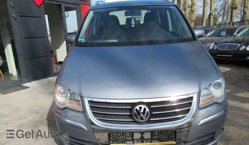 VOLKSWAGEN Touran 