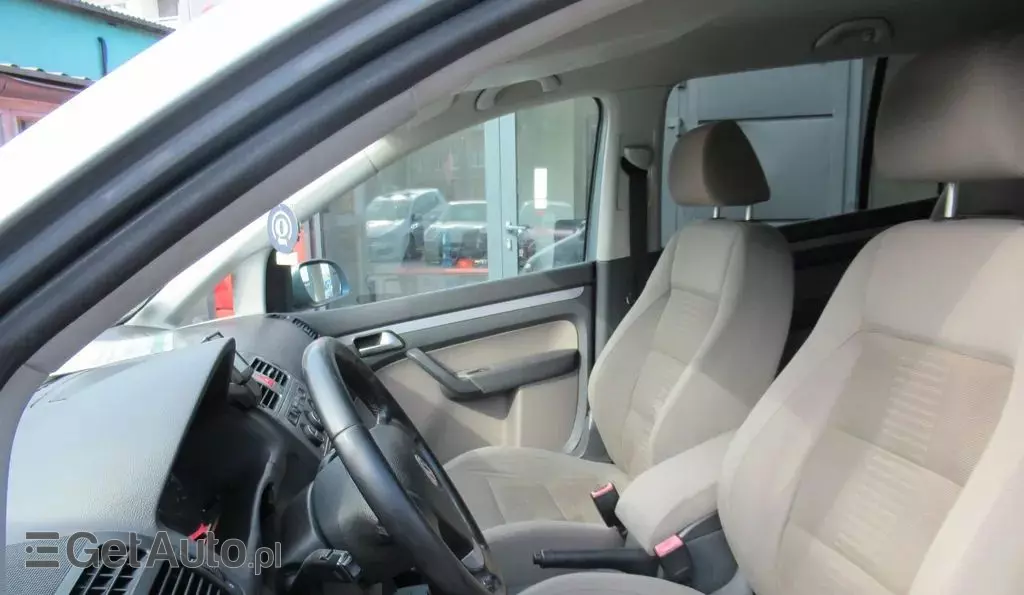VOLKSWAGEN Touran 