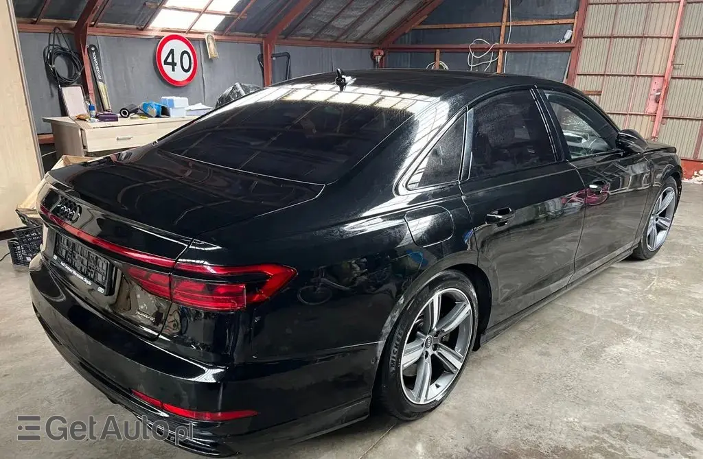 AUDI A8 