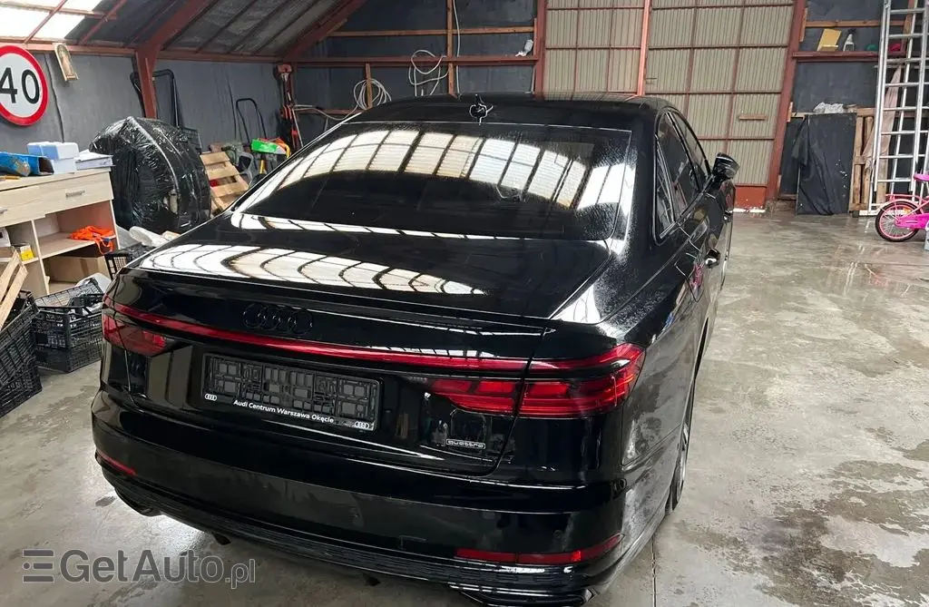AUDI A8 