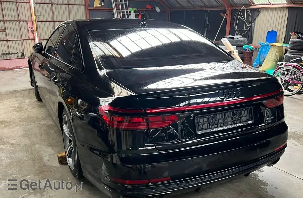 AUDI A8 
