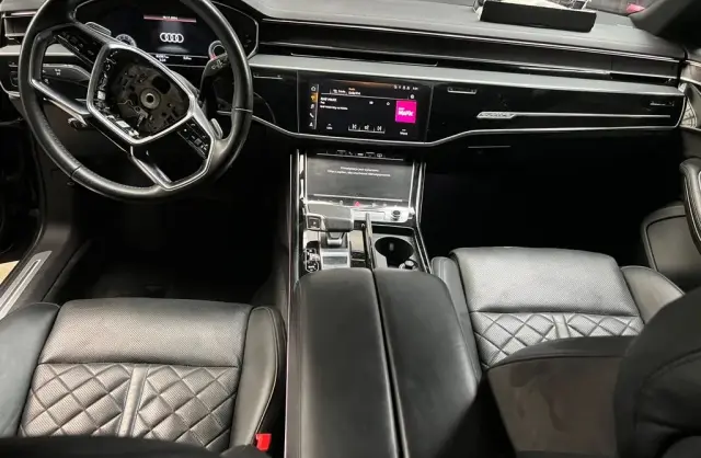 AUDI A8 