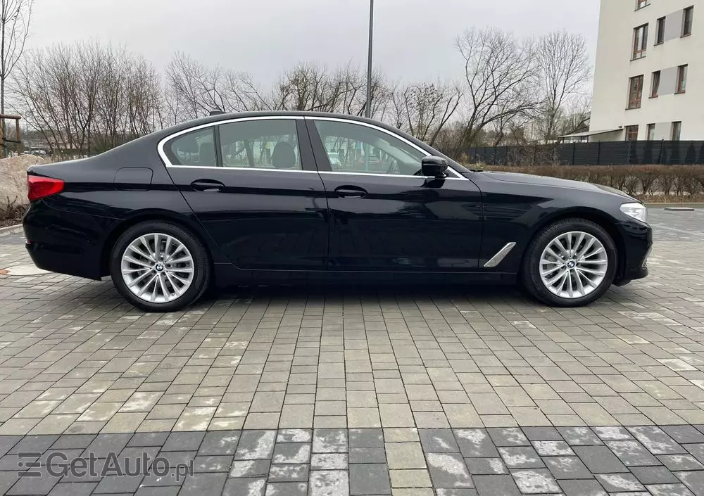 BMW Seria 5 530e iPerformance xDrive Luxury Line sport
