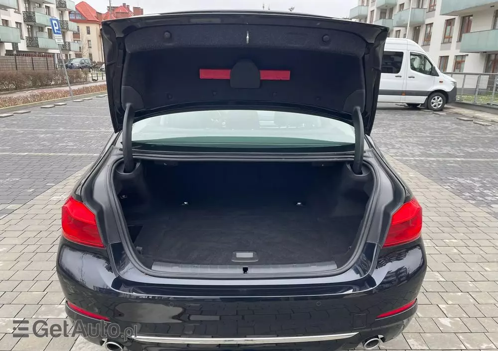 BMW Seria 5 530e iPerformance xDrive Luxury Line sport