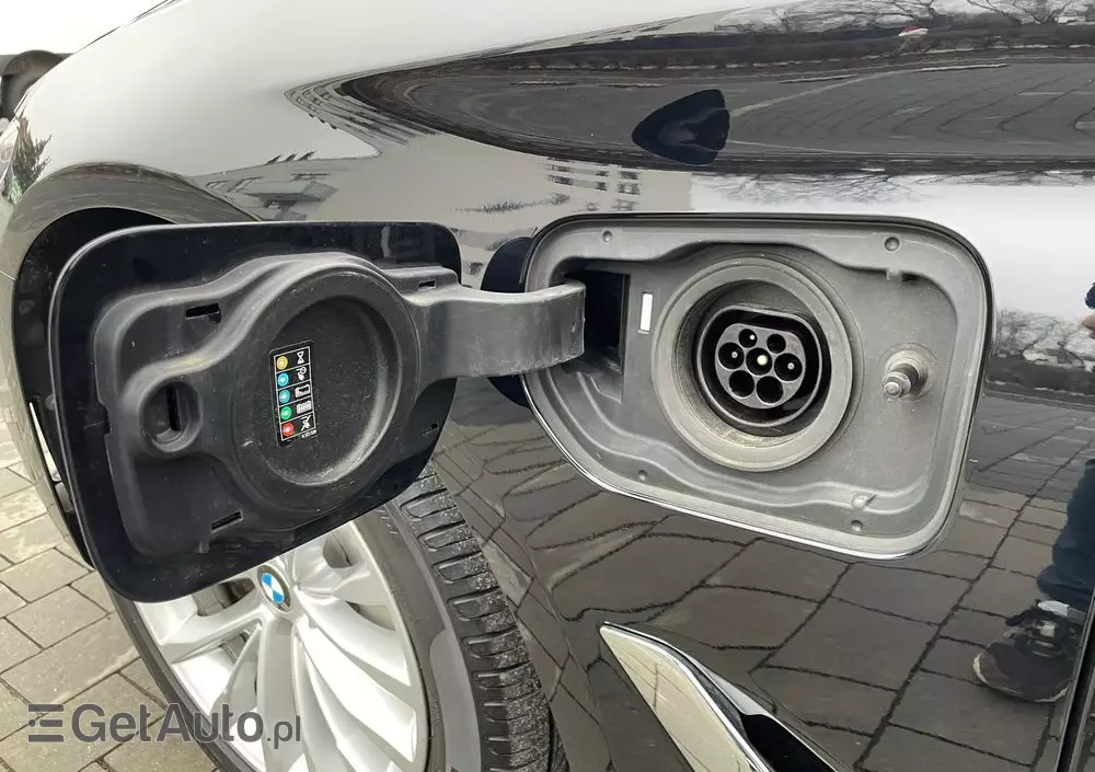 BMW Seria 5 530e iPerformance xDrive Luxury Line sport