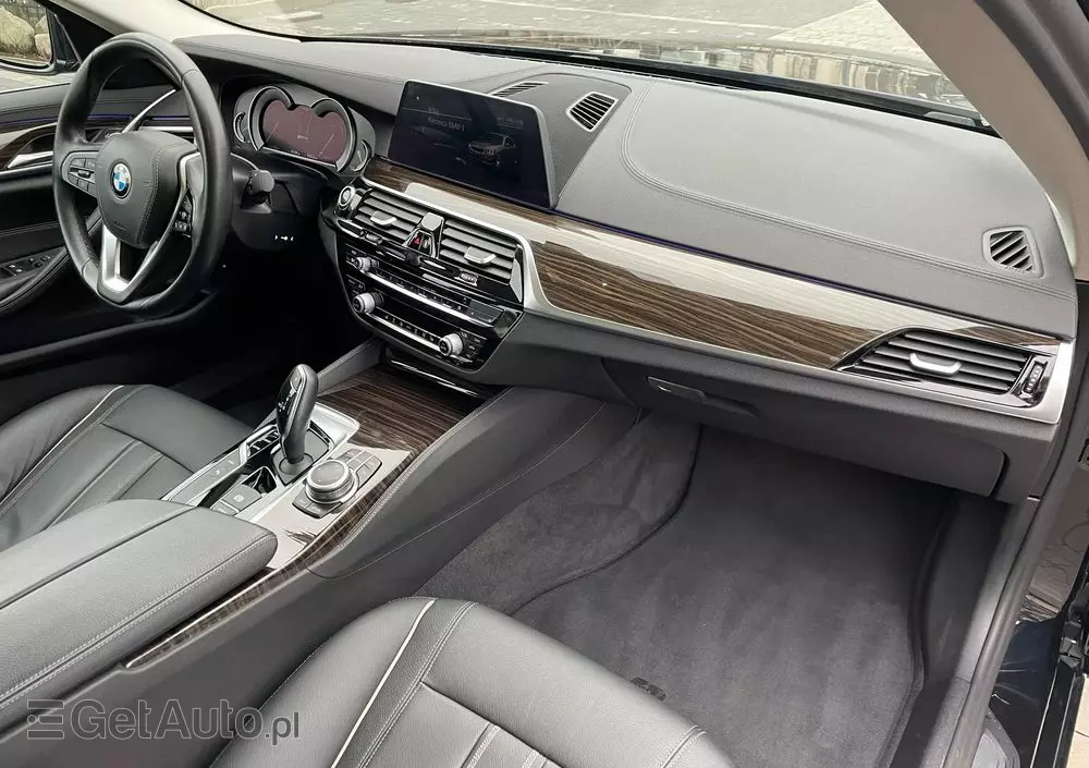 BMW Seria 5 530e iPerformance xDrive Luxury Line sport