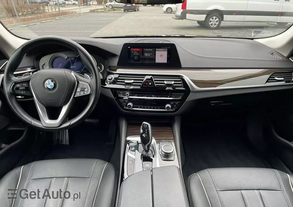 BMW Seria 5 530e iPerformance xDrive Luxury Line sport